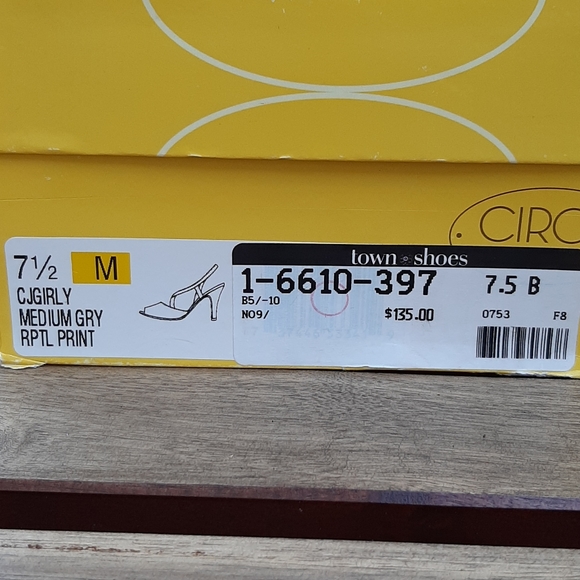 Circa Joan and David Leather Heels - Picture 7 of 7